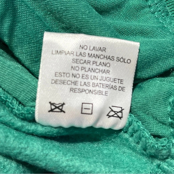 PEANUTS Snoopy Light Up Junior Christmas Sweatshirt Green Small NWOT (Flaw) - Picture 6 of 10